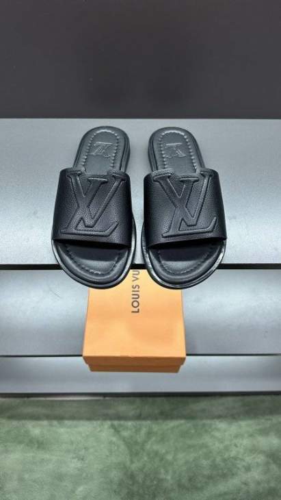 Picture of Louis Vuitton Slippers _SKULVsz38-45jyh0901761